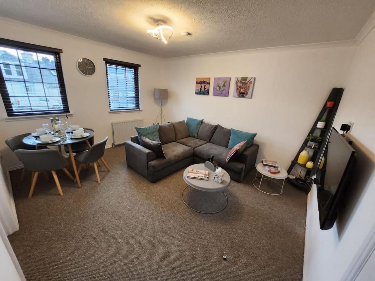 10 Ladyknowe Court Апартаменты